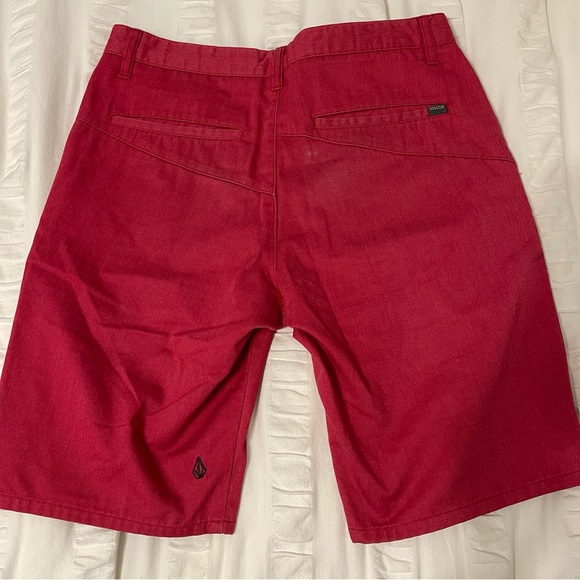 Volcom Corpo Class Mens Red Chino Shorts - Picture 2 of 4